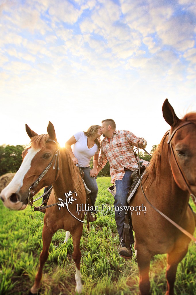 Saint Louis_Wildwood_West County_Engagment Photographer_weddings_Farm_Horses_03